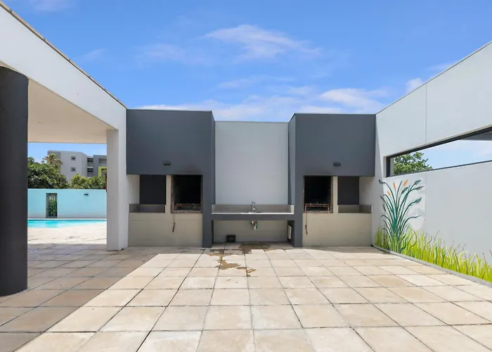 Two Bedroom Luxury Apartment, Century City - Backup Power