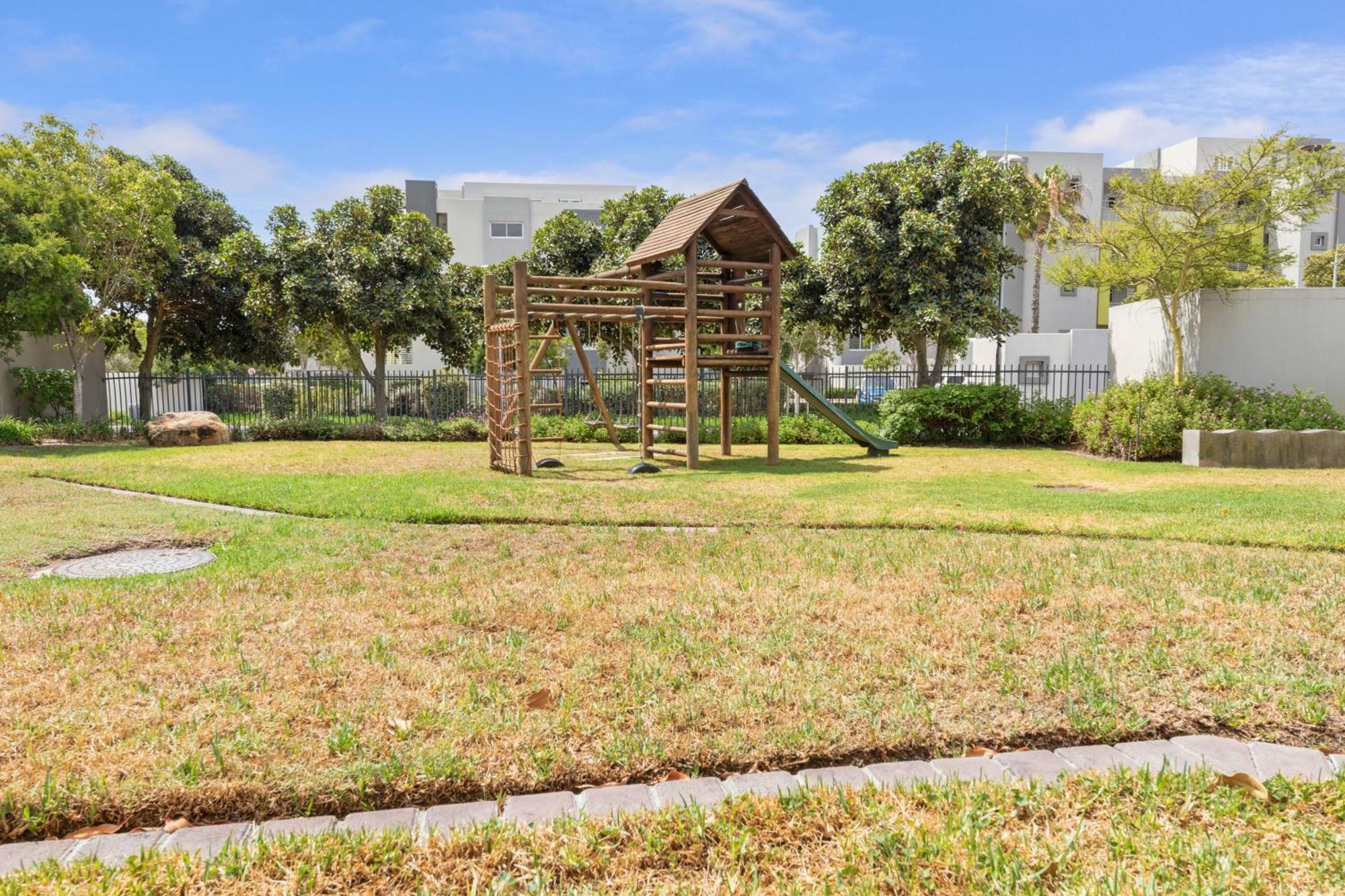 Two Bedroom Luxury Apartment, Century - Backup Power Apartamento *