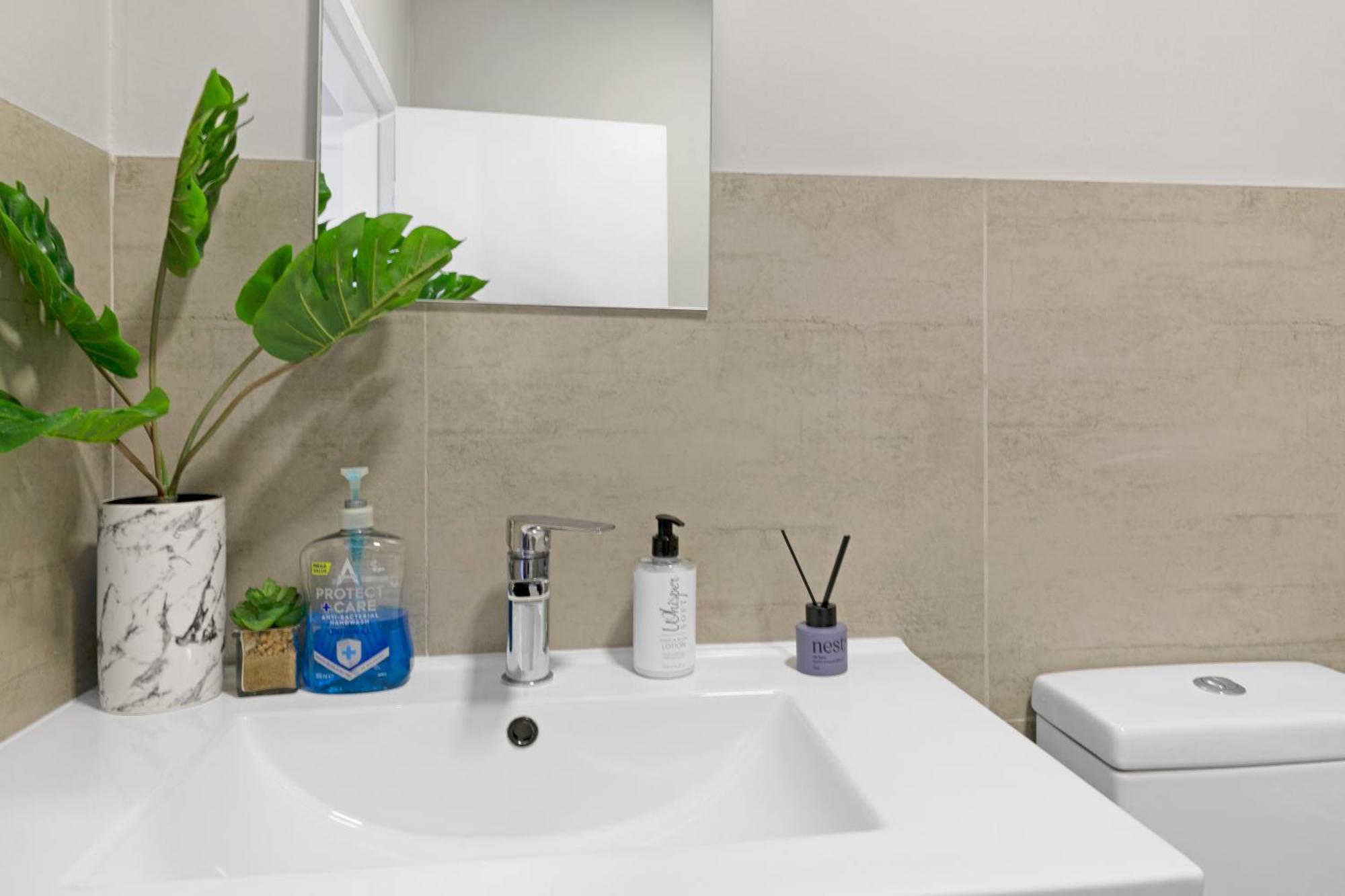 Two Bedroom Luxury Apartment, Century - Backup Power Apartamento *