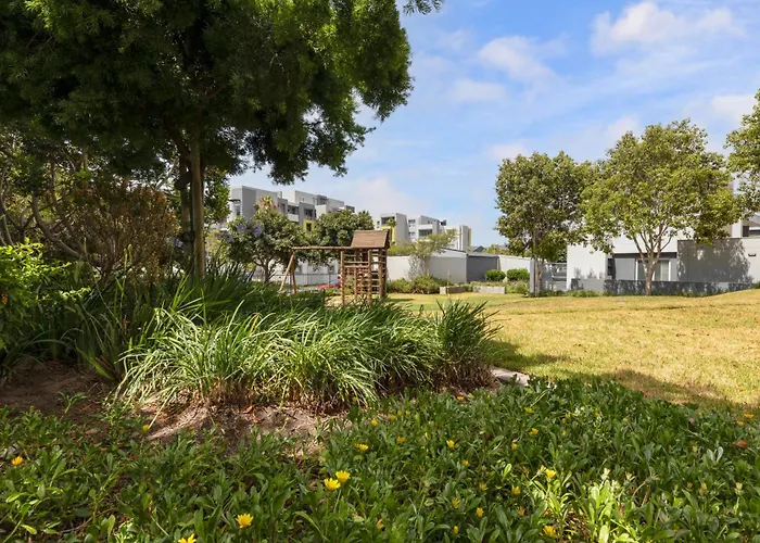Two Bedroom Luxury Apartment, Century City - Backup Power