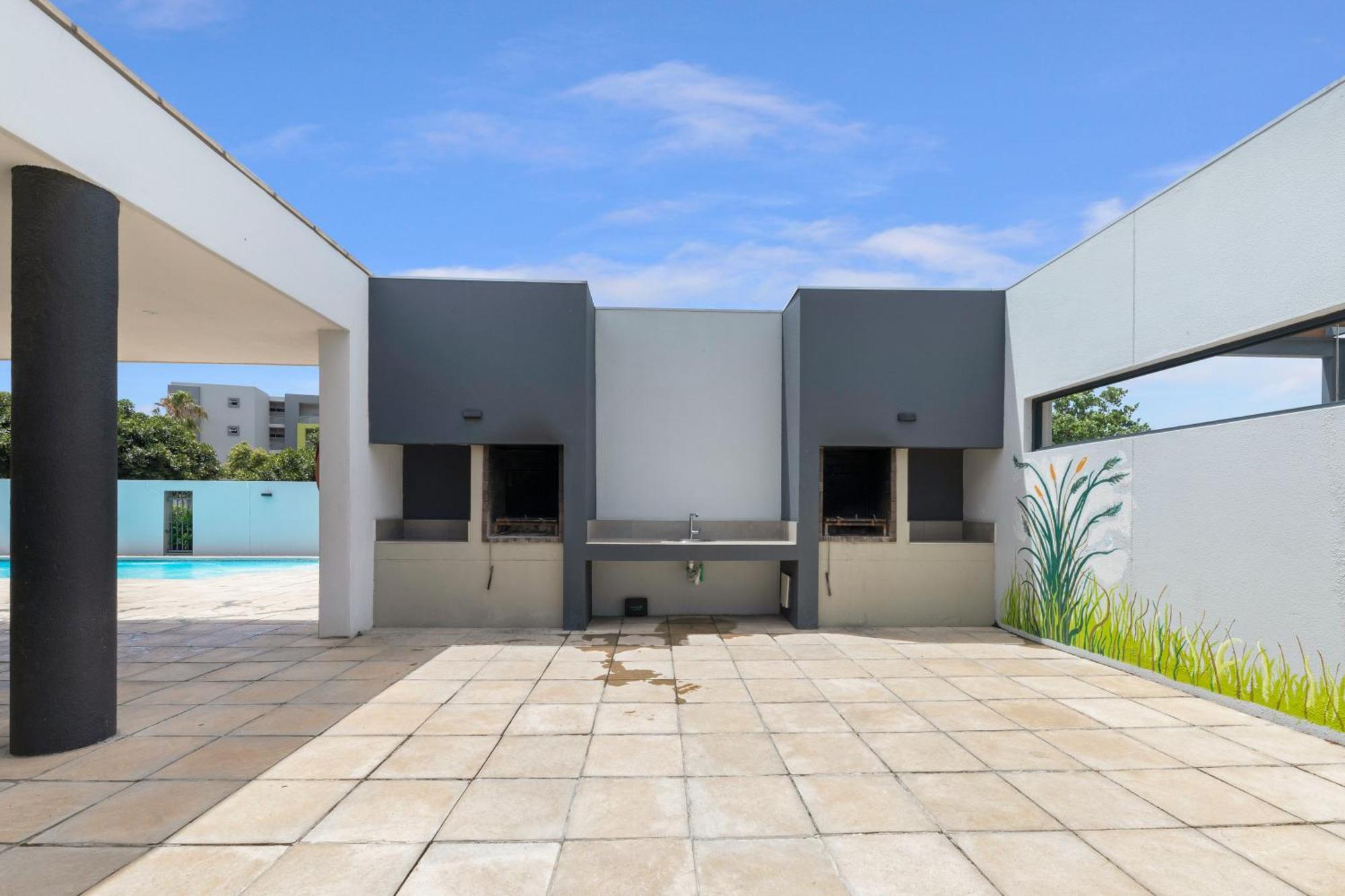 Apartment Two Bedroom Luxury Apartment, Century - Backup Power