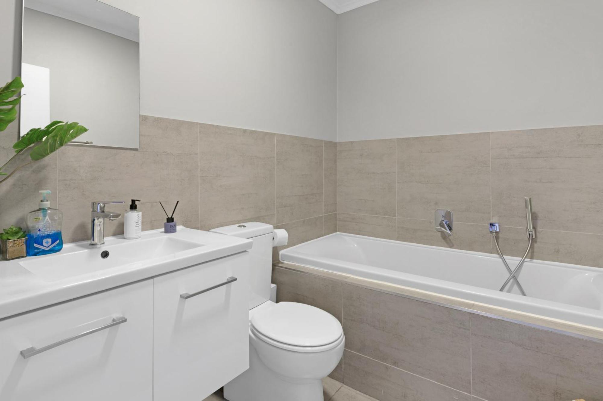 Two Bedroom Luxury Apartment, Century - Backup Power Apartment Cape Town