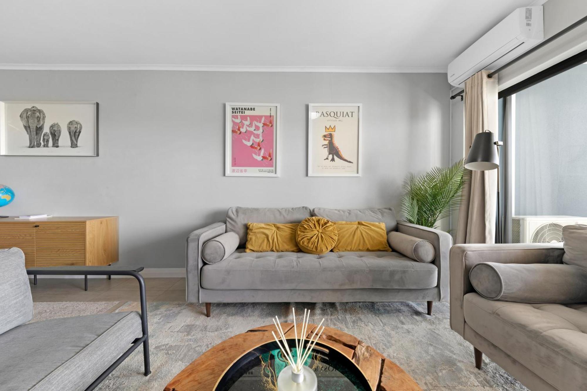 Apartment Two Bedroom Luxury Apartment, Century - Backup Power *