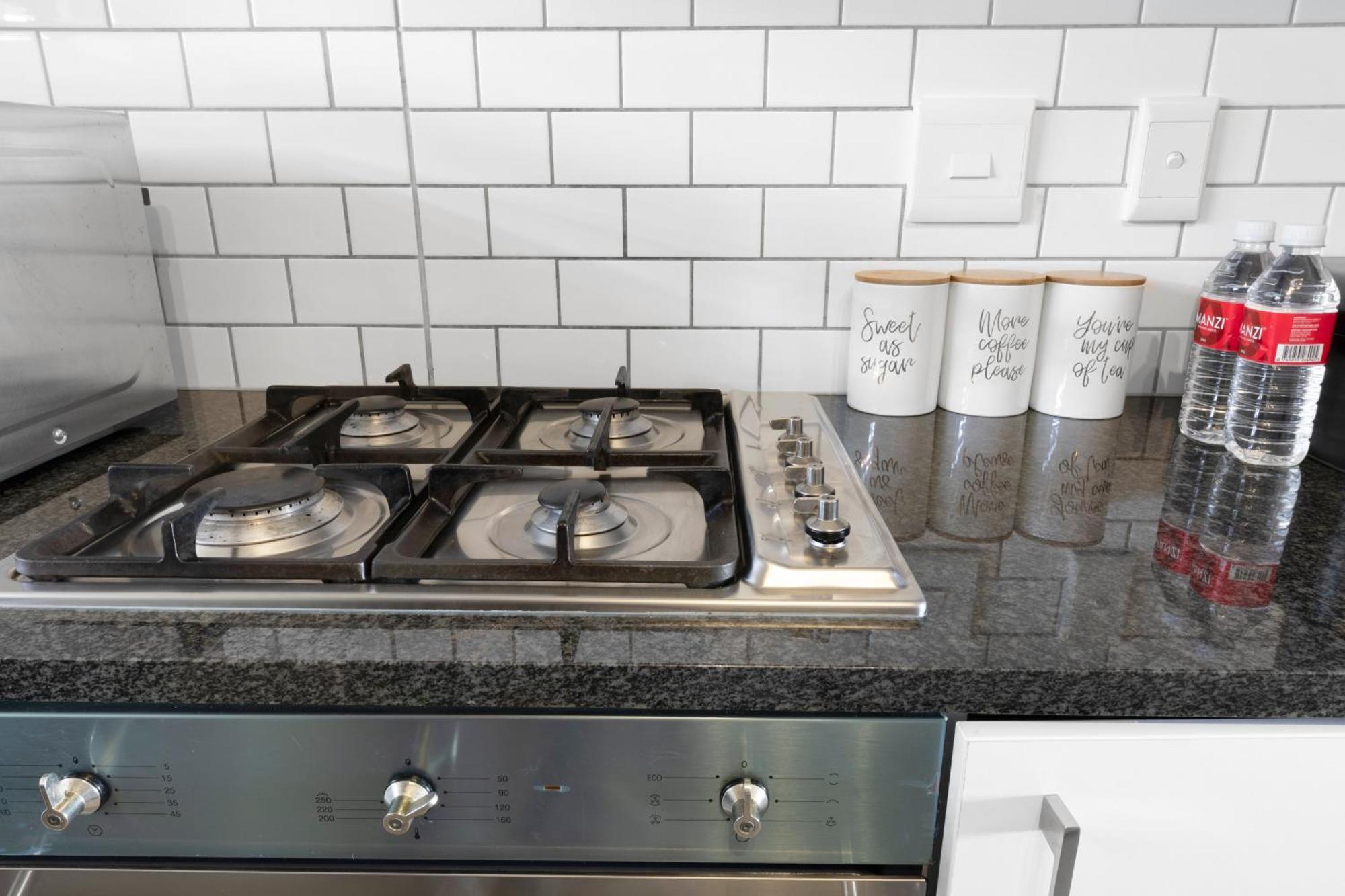 Apartment Two Bedroom Luxury Apartment, Century - Backup Power *