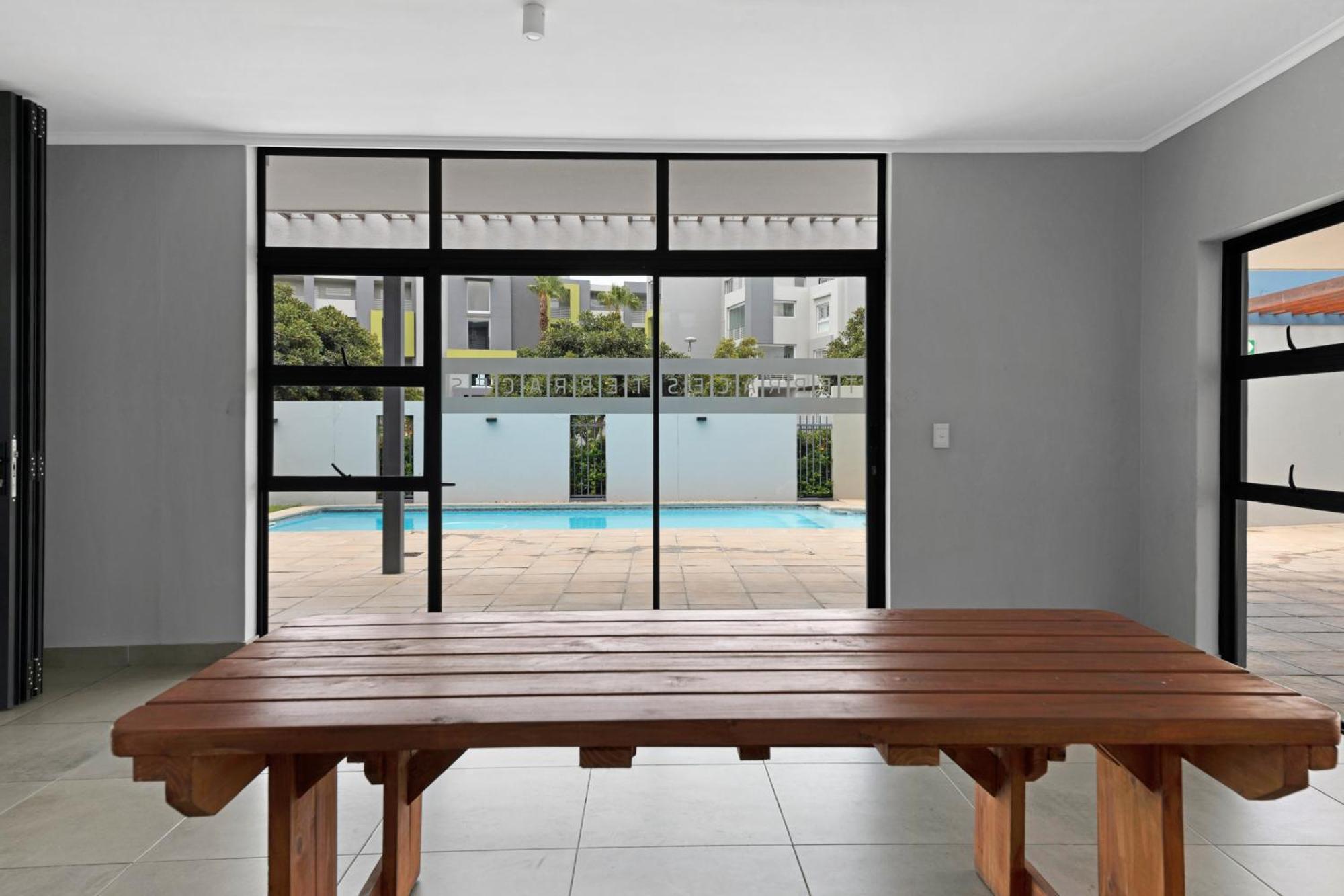 Two Bedroom Luxury Apartment, Century - Backup Power Cape Town